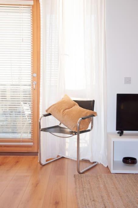 2 Bed 2 Bath Apartment With Canal View Дублин Экстерьер фото