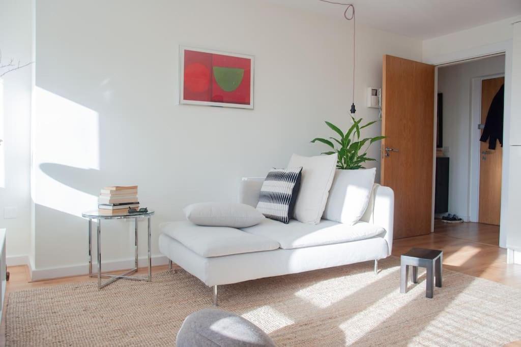 2 Bed 2 Bath Apartment With Canal View Дублин Экстерьер фото